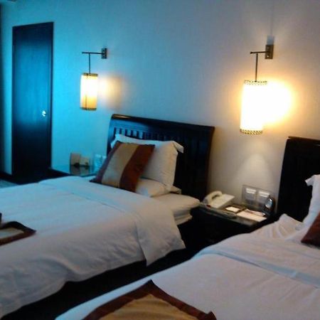 New Era Hotel Куньмин Экстерьер фото