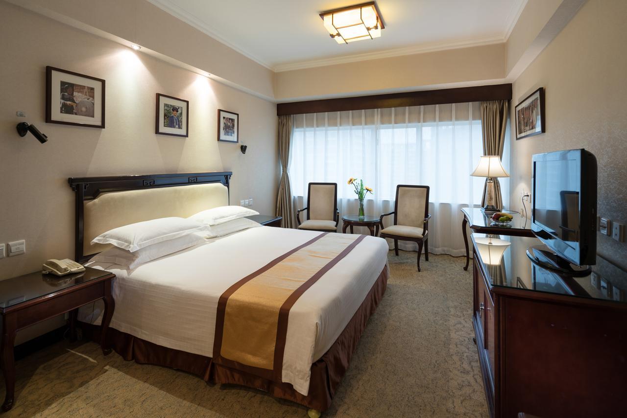 New Era Hotel Куньмин Экстерьер фото